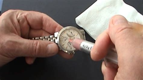 togliere graffi vetro rolex